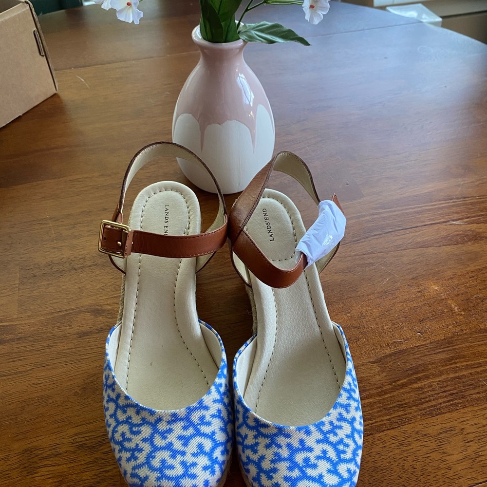 Size 8.5 M Open Toe Espadrille
